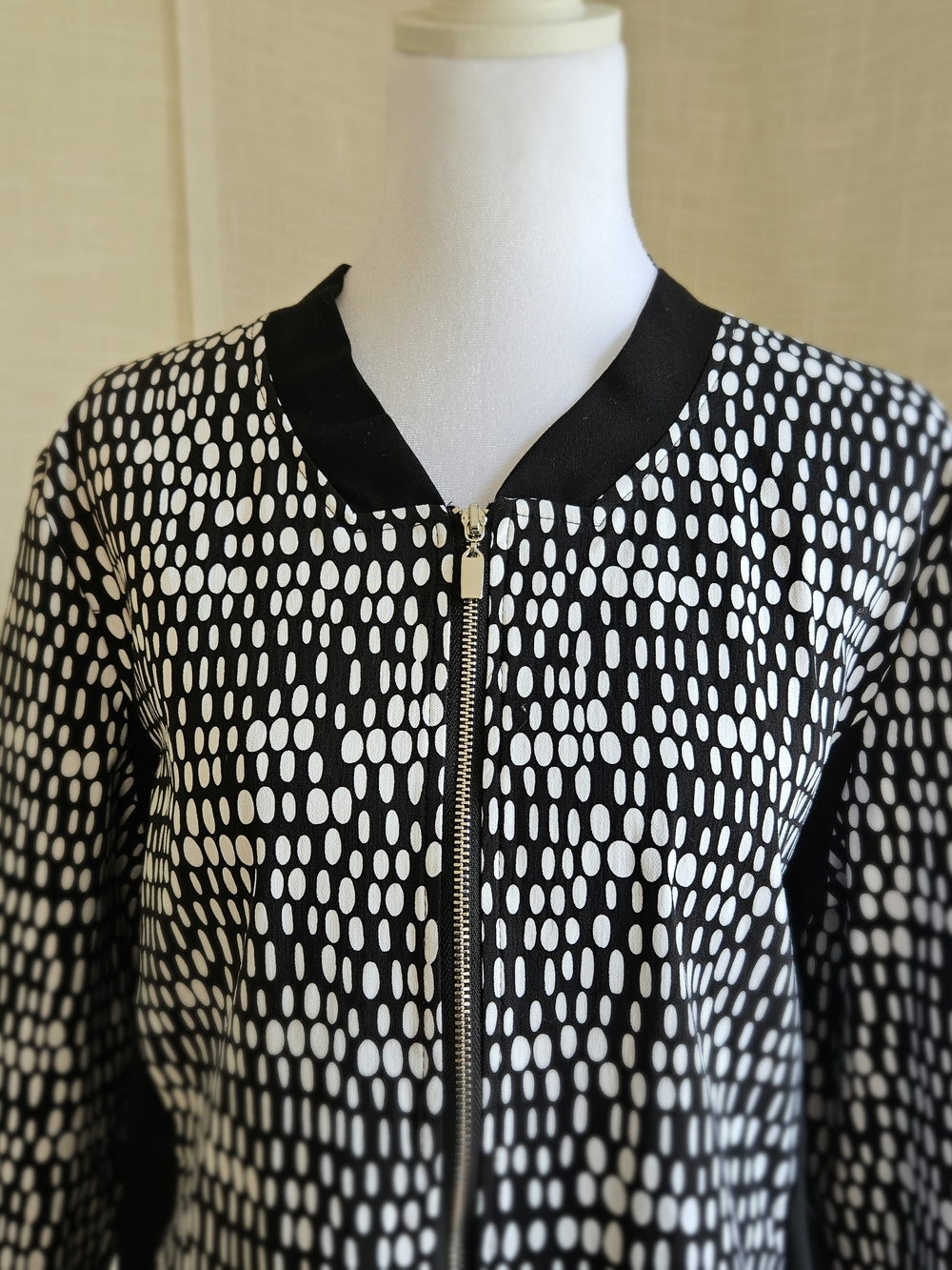 ZOE Womens Size L Black White Polka Dot Full Zip Bomber Jacket stretch - Picture 8 of 16